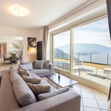 Il Patio Varenna Pool Sleeps 6 Apartment